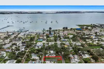 3020 Clinton Street S, Gulfport, FL 33707 - Photo 1