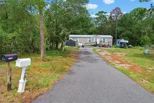 17721 Drayton St, Spring Hill, FL 34610 - Photo 5