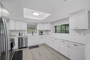 6310 Gainsboro Ave, Spring Hill, FL 34609 - Photo 13