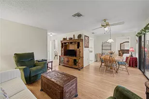6591 Brambleleaf Dr, Spring Hill, FL 34606 - Photo 11