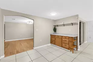 9203 Greenbriar Ln, Port Richey, FL 34668 - Photo 13