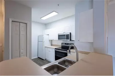18001 Richmond Place Drive #427, Tampa, FL 33647 - Photo 7