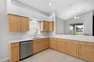 9257 Bonnie Cove Dr, Weeki Wachee, FL 34613 - Photo 7