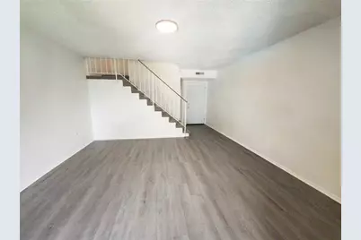 14422 Reuter Strasse Circle #112, Tampa, FL 33613 - Photo 5
