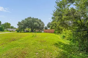 30624 Clearview Dr, Wesley Chapel, FL 33545 - Photo 9