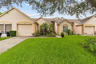 11512 Versailles Ln, Port Richey, FL 34668 - Photo 5