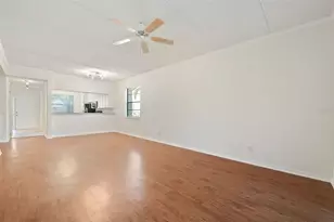 121 Lindsay Ln, Oldsmar, FL 34677 - Photo 9