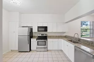 121 Lindsay Ln, Oldsmar, FL 34677 - Photo 5