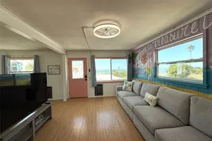 12609 Sunshine Ln, Treasure Island, FL 33706 - Photo 7