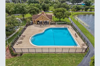 9186 Lake Chase Island Way, Tampa, FL 33626 - Photo 17