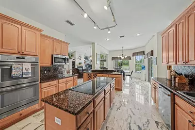 9723 Yeshua Way, Tampa, FL 33618 - Photo 17