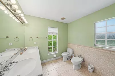 9723 Yeshua Way, Tampa, FL 33618 - Photo 35