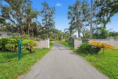9723 Yeshua Way, Tampa, FL 33618 - Photo 9
