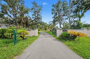 9723 Yeshua Way, Tampa, FL 33618 - Photo 11