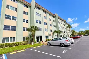 801 83rd Ave N, Saint Petersburg, FL 33702 - Photo 1