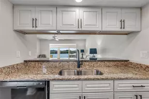 11568 W Bayshore Dr, Crystal River, FL 34429 - Photo 15