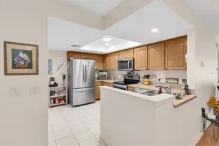 11436 Versailles Ln, Port Richey, FL 34668 - Photo 5