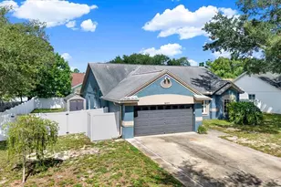 1427 Bay View St, Tarpon Springs, FL 34689 - Photo 3