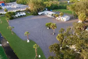 1322 N Pinellas Ave, Tarpon Springs, FL 34689 - Photo 1