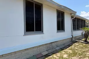 8253 Highpoint Blvd, Brooksville, FL 34613 - Photo 23