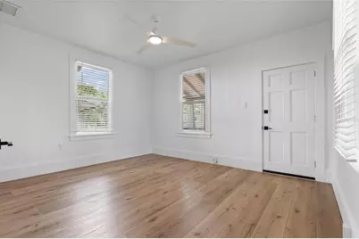 136 N Ring Avenue, Tarpon Springs, FL 34689 - Photo 13