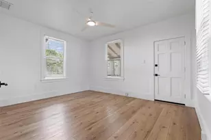 136 N Ring Ave, Tarpon Springs, FL 34689 - Photo 13