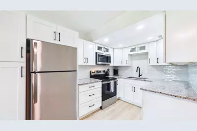 3789 46th Avenue S #204, Saint Petersburg, FL 33711 - Photo 5