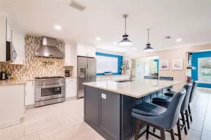 541 Crystal Dr, Madeira Beach, FL 33708 - Photo 11