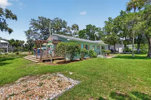6086 Island Dr, Weeki Wachee, FL 34607 - Photo 45