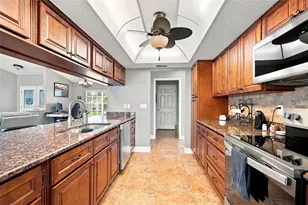 10381 Flag Rd, Spring Hill, FL 34608 - Photo 7