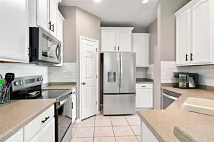 8421 Shallow Creek Ct, New Port Richey, FL 34653 - Photo 7