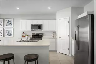 8884 Wildflower Field Ln, Wildwood, FL 34785 - Photo 5