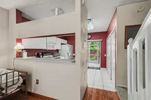 12434 Berkeley Square Dr, Tampa, FL 33626 - Photo 9