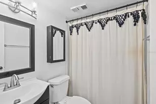 8653 Mallard Reserve Dr, Tampa, FL 33614 - Photo 13