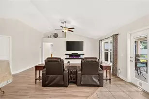 9796 Pepper Tree Trl, Wildwood, FL 34785 - Photo 21