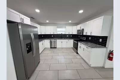 5112 Pacific Avenue, Weeki Wachee, FL 34607 - Photo 5