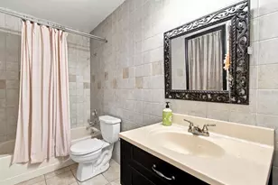 1932 Gregory Dr, Tampa, FL 33613 - Photo 27