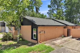 1932 Gregory Dr, Tampa, FL 33613 - Photo 61