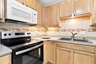 1932 Gregory Dr, Tampa, FL 33613 - Photo 19