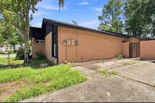 1932 Gregory Dr, Tampa, FL 33613 - Photo 63