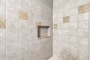 1932 Gregory Dr, Tampa, FL 33613 - Photo 31