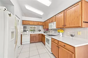 18420 Fairway Green Dr, Hudson, FL 34667 - Photo 3