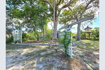 9040 Bay Drive, Spring Hill, FL 34606 - Photo 41