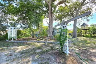 9040 Bay Dr, Spring Hill, FL 34606 - Photo 41