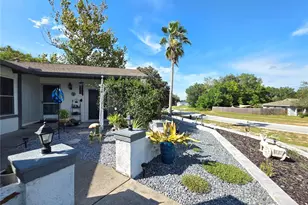 9040 Bay Dr, Spring Hill, FL 34606 - Photo 47