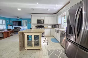 9040 Bay Dr, Spring Hill, FL 34606 - Photo 11