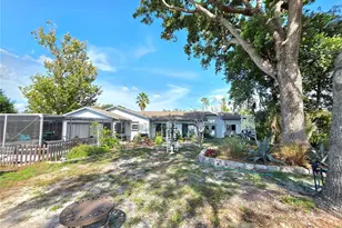 9040 Bay Dr, Spring Hill, FL 34606 - Photo 43
