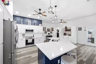 12041 Sapphire Dr, Spring Hill, FL 34609 - Photo 5