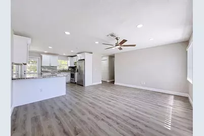 14998 Mockingbird Lane, Clearwater, FL 33760 - Photo 3