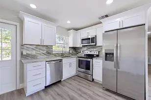 14998 Mockingbird Ln, Clearwater, FL 33760 - Photo 9